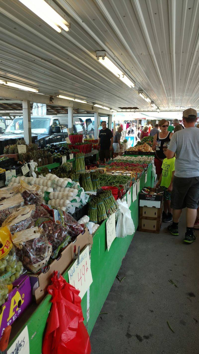This Pennsylvania Amish Flea Market Is Worth The Trip Every Friday - Decor Hint Flea Market Aisles Full Of Odd Treasures