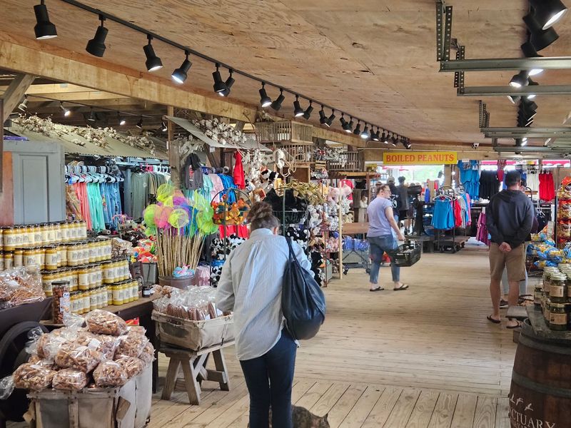 These 10 North Carolina Country Markets Are Must-Visits For Fresh Bread, Meats, And Pastries - Decor Hint Morris Farm Market, Barco