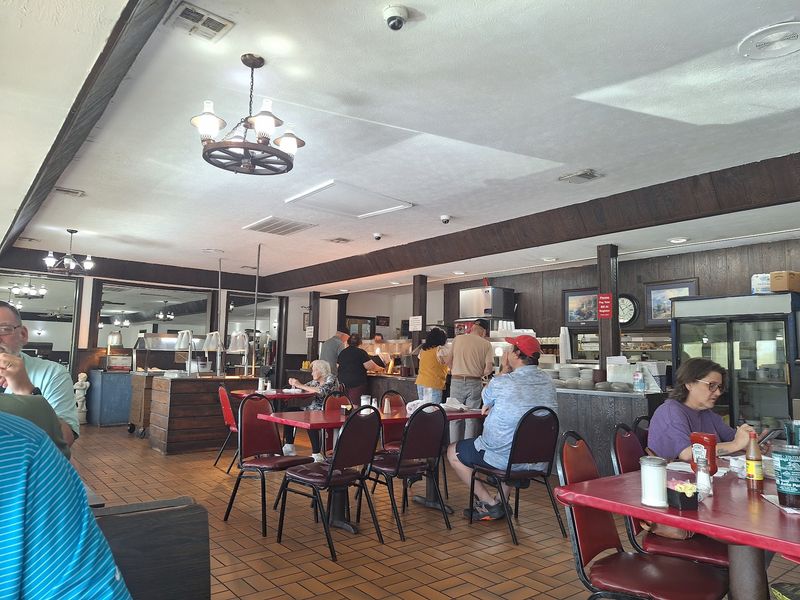 12 Restaurants Across Rural Kentucky Locals Say You Need To Try In 2026 - Decor Hint Watermill Restaurant