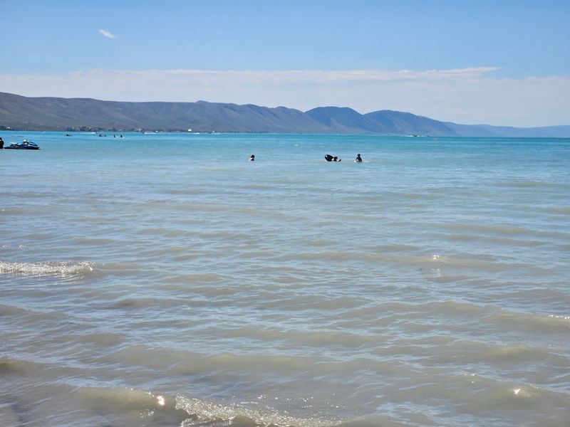 The Water At This Idaho Lake Beach Is So Clear And Turquoise, And Still Chest-Deep 30 Feet Out - Decor Hint A Postcard In Bear Lake County
