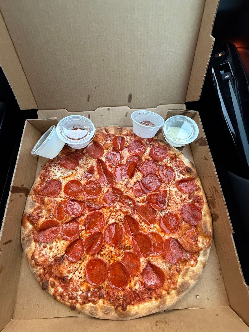 9 Surprisingly Affordable Italian Spots In Georgia You Need To Try - Decor Hint Grant Central Pizza & Pasta