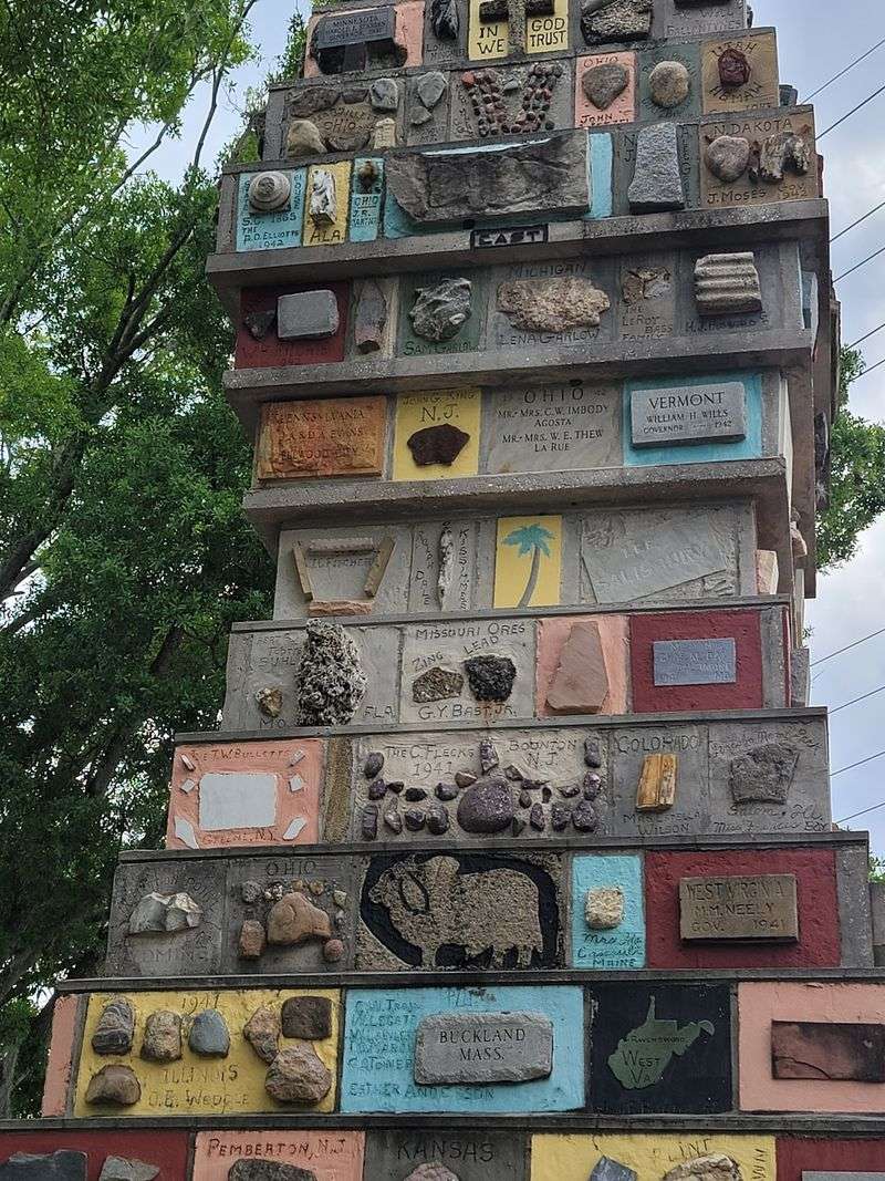 This 50-Foot Florida Tower Was Built With A Stone From Every State - Decor Hint Volunteers Did the Heavy Lifting