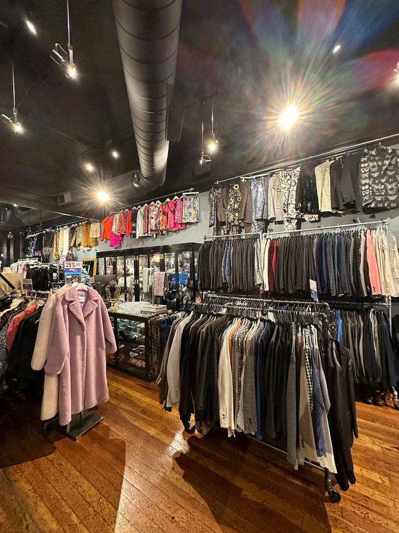 9 California Consignment Centers Where You Can Score Premium Brands For Cheap - Decor Hint Sui Generis Designer Consignment, San Francisco