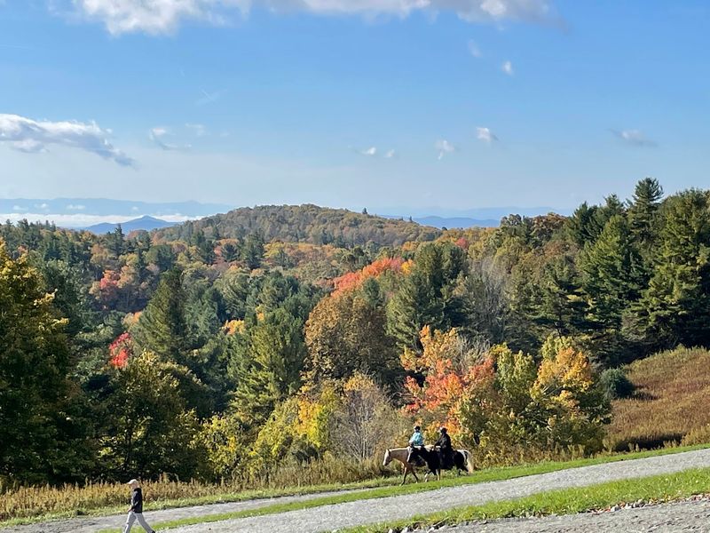 Know What Makes This Tiny Mountain Getaway So Appealing In Fall