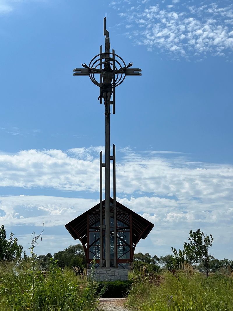 This Glass Chapel On A Nebraska Hilltop Looks Out Over The Platte River Valley - Decor Hint Why the Detour Earns Its Gravel Mile