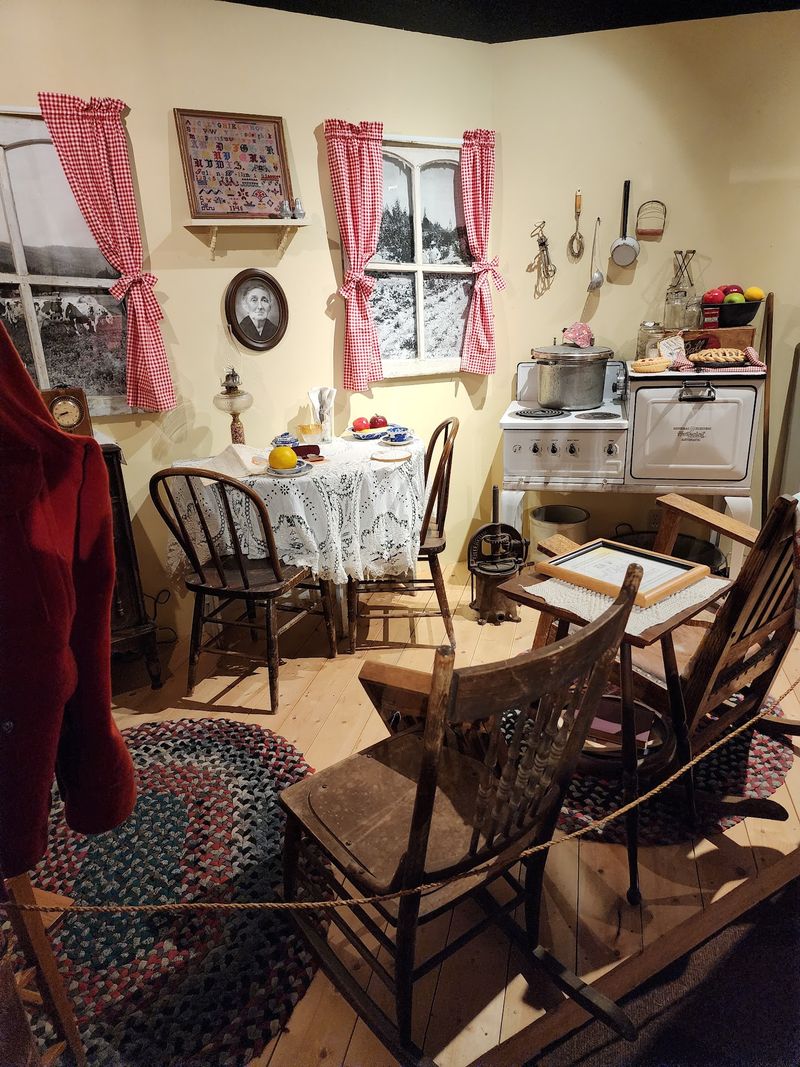 A Sandpoint Museum With A Caboose Out Front Keeps Idaho Panhandle Logging History Alive - Decor Hint Grandma's Kitchen And Circus Curiosities