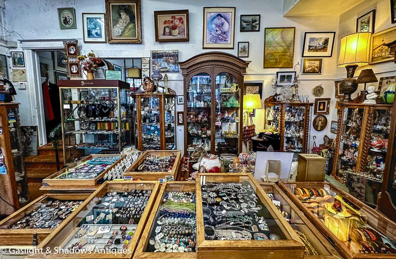This California Antique Shop Has Spent 50 Years Filling Its Shelves With Thousands Of Unexpected Finds - Decor Hint Thousands Of Things To Explore