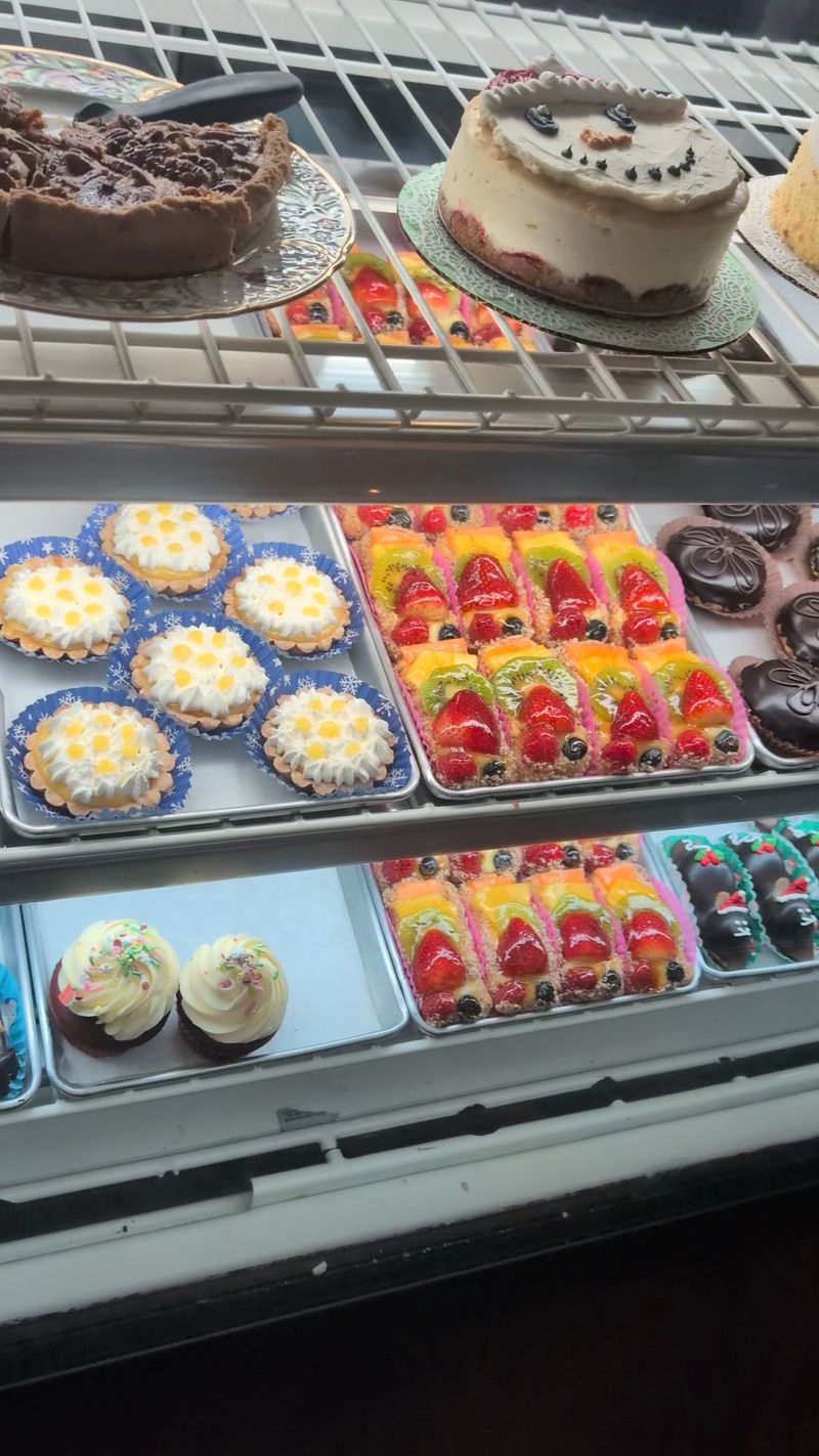 11 Vintage Connecticut Bakeries Keeping Old-School Baking Traditions Alive - Decor Hint Marjolaine Pastry Shop, New Haven