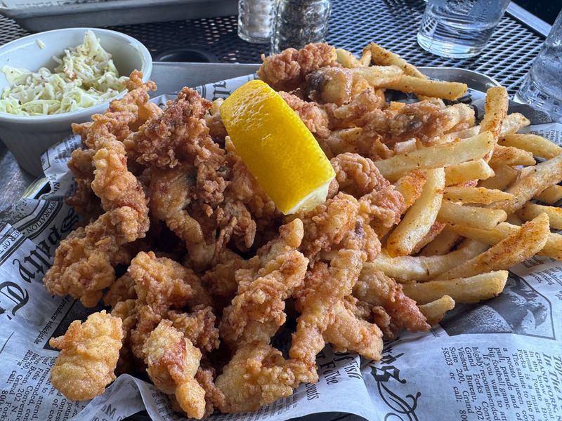 We Ranked 11 Of Connecticut's Best Seafood Restaurants And Here Are The Results - Decor Hint Close Harbour Seafood Restaurant & Market, Plantsville