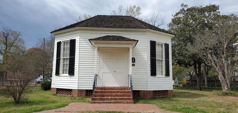 This North Carolina City Blends Military History, 1960s Charm, And A Surprisingly Lively Downtown - Decor Hint Historic Streets Preserve Layers Of Fayetteville Architecture