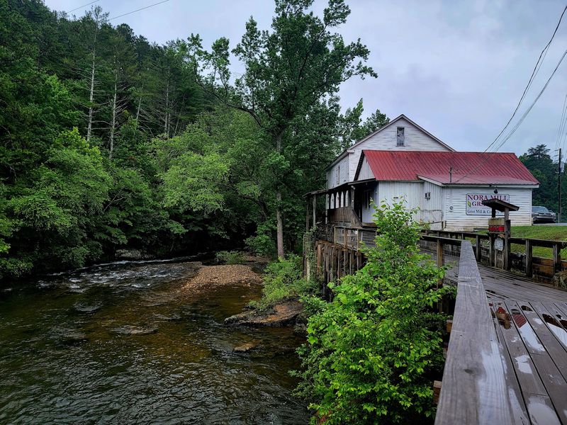 This 150-Year-Old Georgia Mill Still Grinds Corn And Wheat With Its Original 1,500-Pound Stones - Decor Hint Trout Feeding On The Back Deck