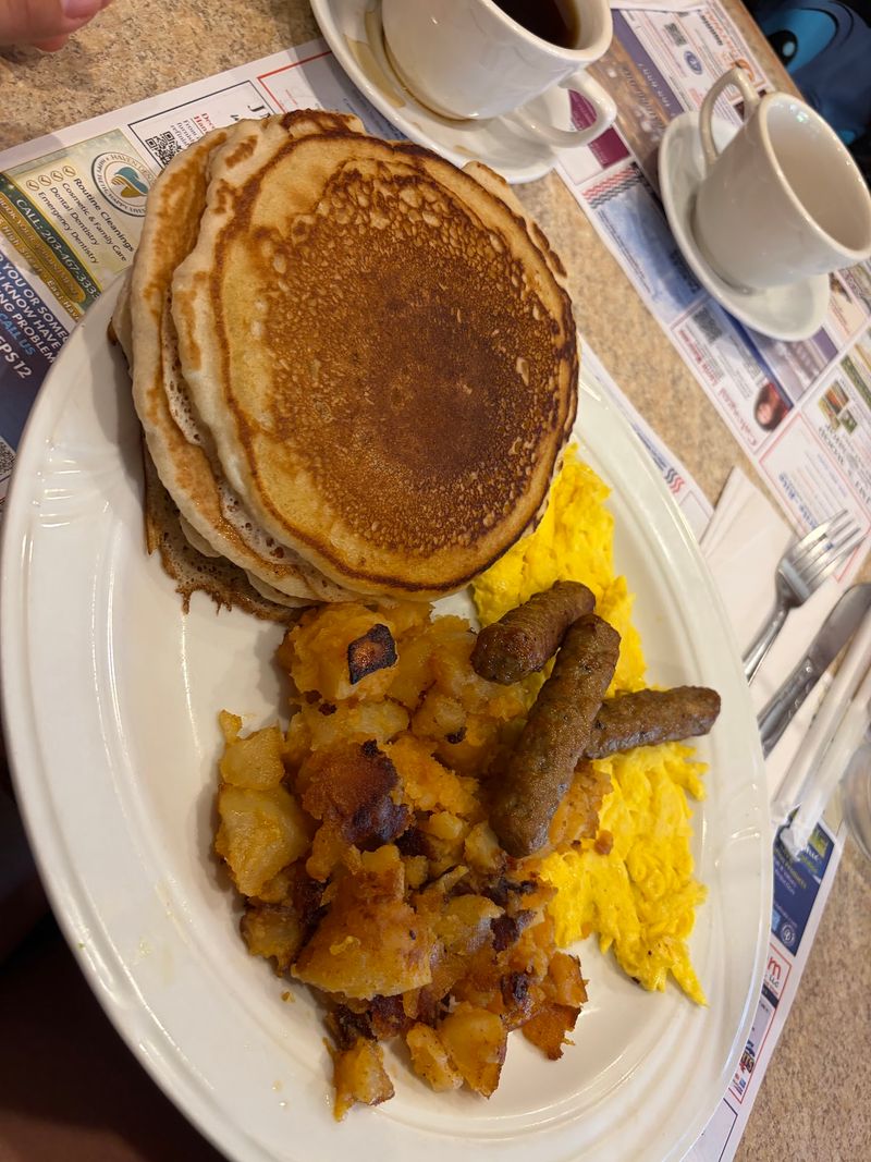 Twin Pines Diner, East Haven