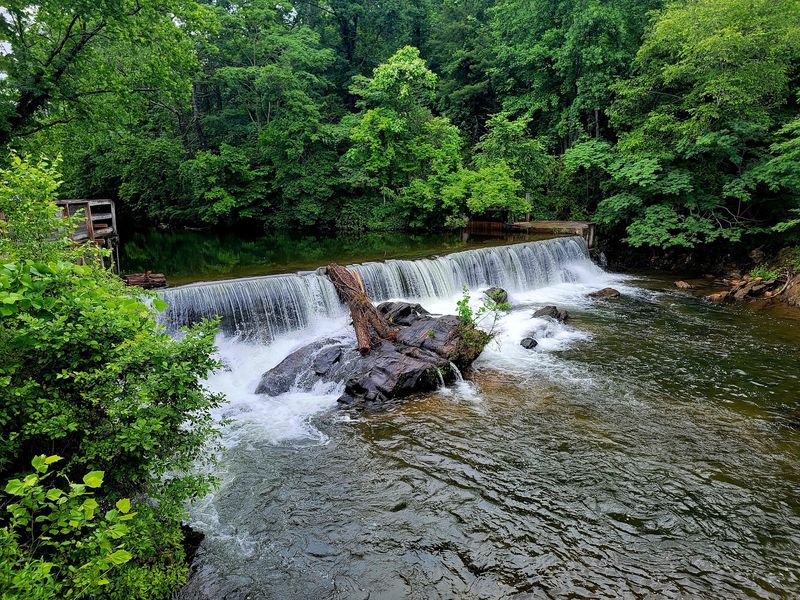 This 150-Year-Old Georgia Mill Still Grinds Corn And Wheat With Its Original 1,500-Pound Stones - Decor Hint The Chattahoochee River Does The Work