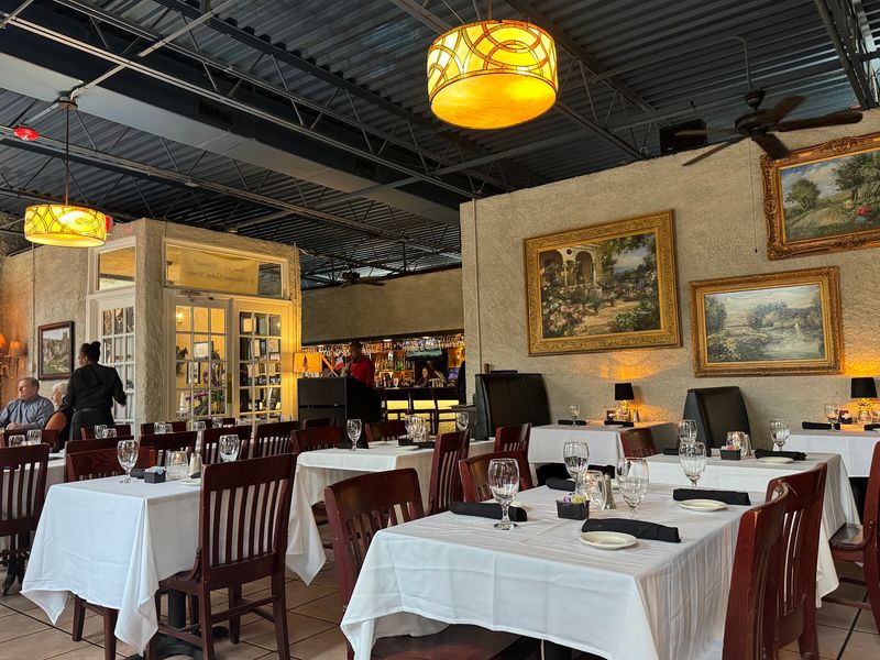 A Dining Room With Old-World Warmth