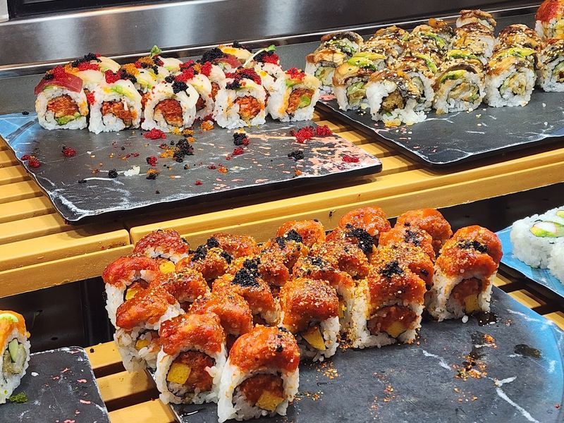 Sushi And Sashimi That Hold Their Own