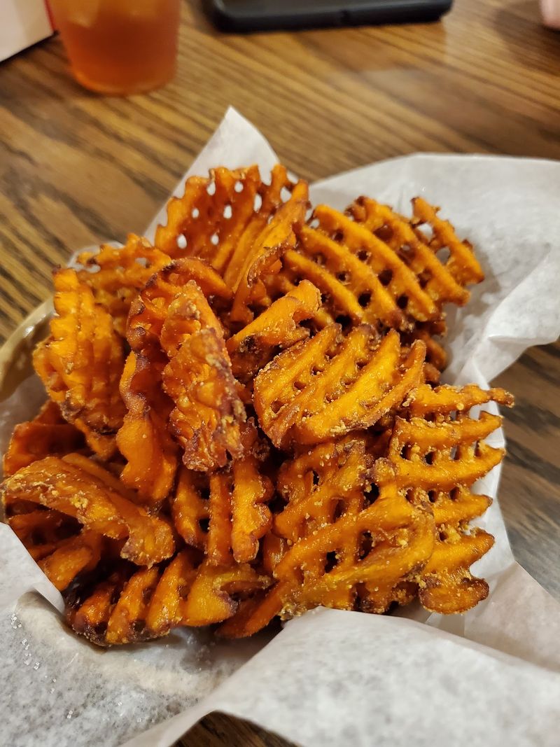 This Nebraska Burger Joint Has Served Hand-Pressed Burgers On Paper Napkins Since 1934 - Decor Hint Options Beyond the Beef