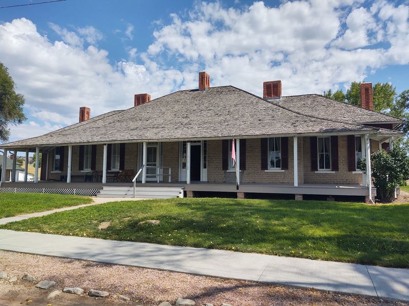 Nebraska Is Home To A Frontier Army Fort Whose Original Brick Officers' Homes Still Stand And Welcome Overnight Guests - Decor Hint The Officer's Bricks: Sleeping in Quarters Built for Cavalry Families