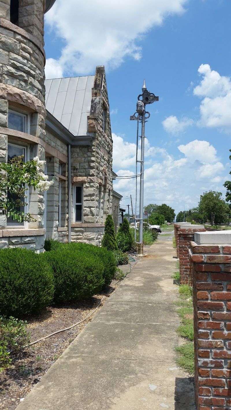 10 Charming Towns In Alabama Where Retirement Can Cost Less Than You Might Expect - Decor Hint Fort Payne, DeKalb County