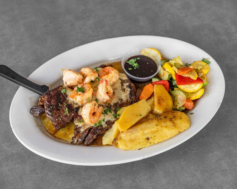 Fresh And Flavorful Seafood That Earns Repeat Visits