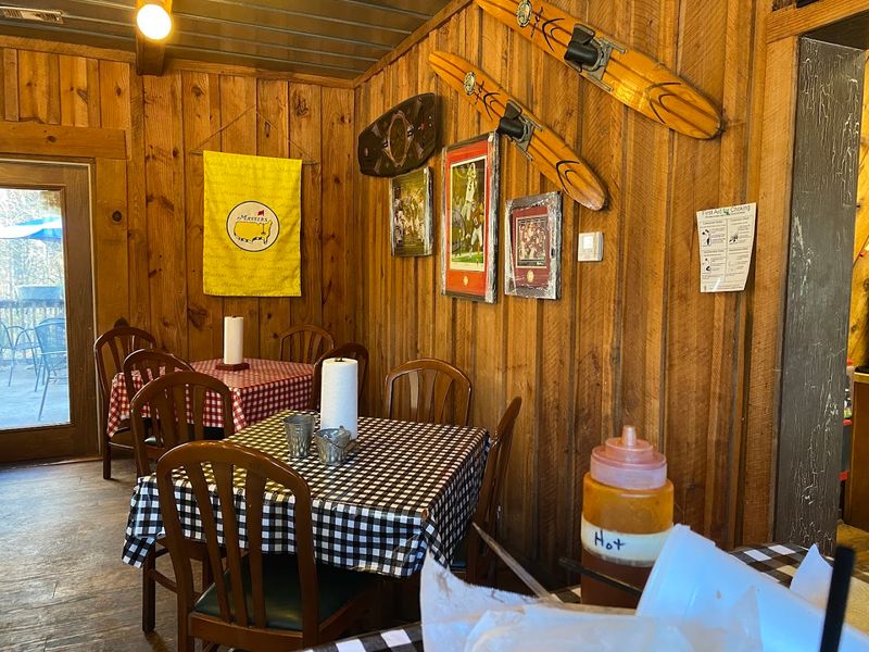 This Georgia Hole-In-The-Wall Bbq Spot Attracts Fans From Across The State - Decor Hint An Atmosphere That Feels Authentically Old-School
