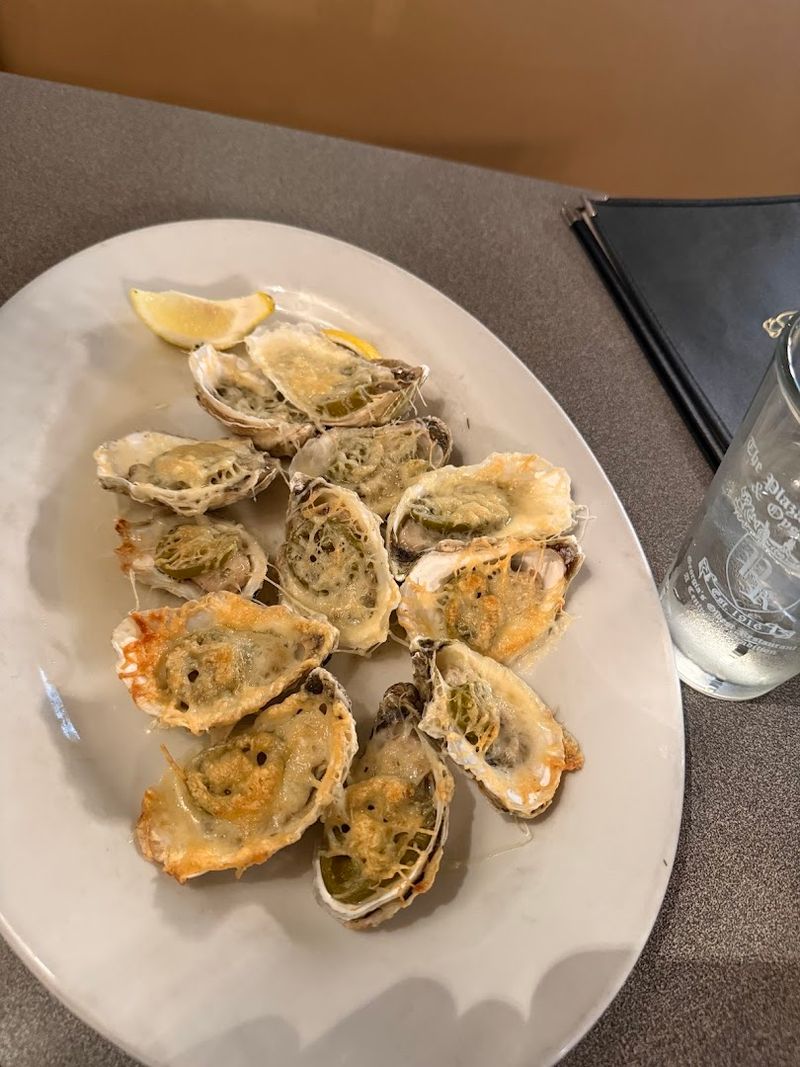 This Casual Restaurant In Georgia Has Seafood So Delicious It'S Worth The Drive - Decor Hint Fresh Oysters That Seafood Lovers Rave About