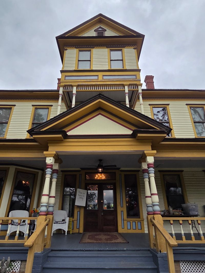 A Mansion From 1890 That Now Serves Lunch