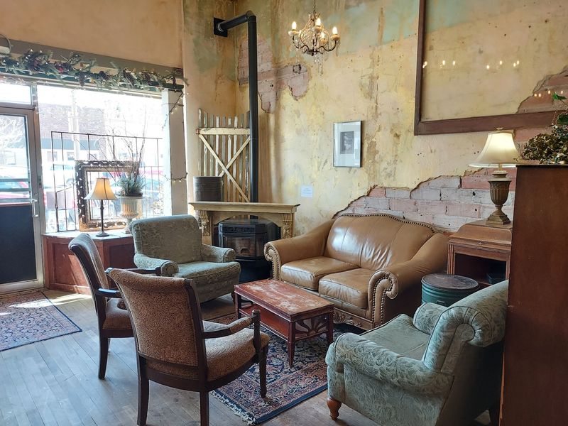 Why the Old Vault Building Still Earns the Detour