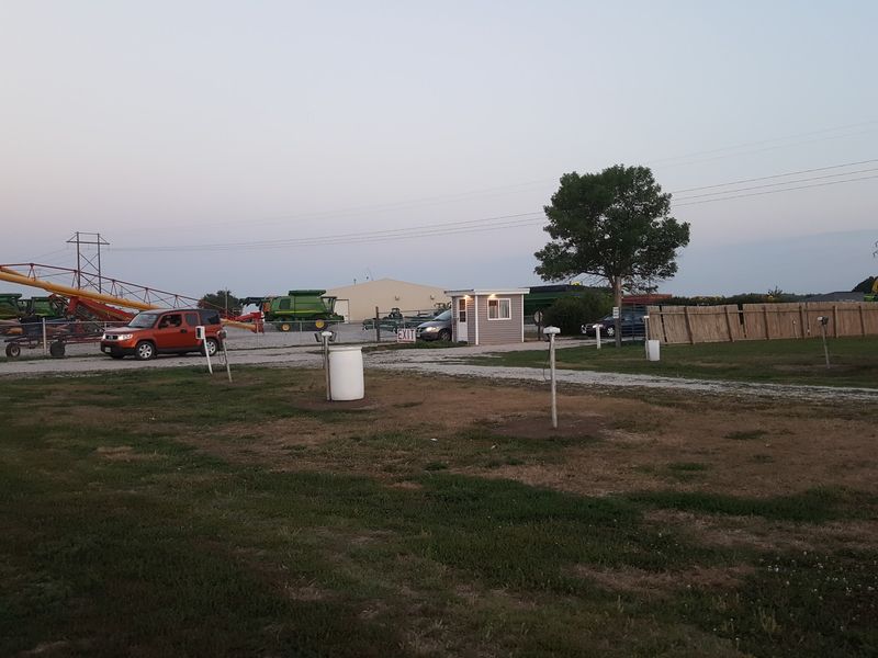 This Old-School Nebraska Drive-In Still Shows New Releases On A Single Outdoor Screen - Decor Hint Why the Gravel Lot Still Wins