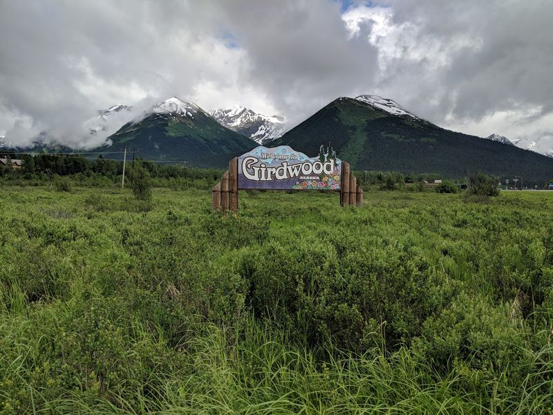 This Peaceful Alaska Mountain Town Feels Made For Slowing Down And Starting Fresh - Decor Hint Seven Glaciers From Mount Alyeska