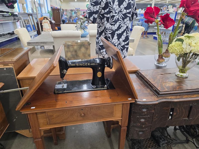 11 Massive California Thrift Stores With Over 15,000 Square Feet Of Secondhand Finds - Decor Hint Pacific Thrift Store