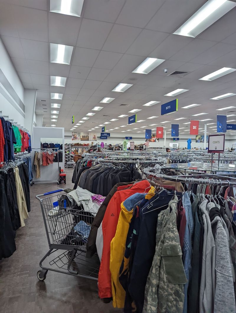 10 Massive Arizona Thrift Stores That Turn Bargain Hunting Into An All-Day Adventure - Decor Hint Deseret Industries, Tucson