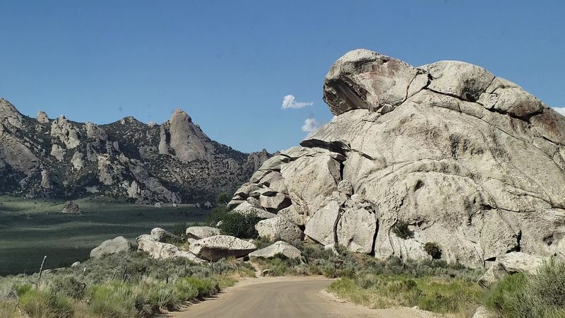 This Idaho Park's Easy Hikes Wind Through Giant Rocks That Hide Prehistoric Pictographs - Decor Hint Rocks That Appear Out Of Nowhere