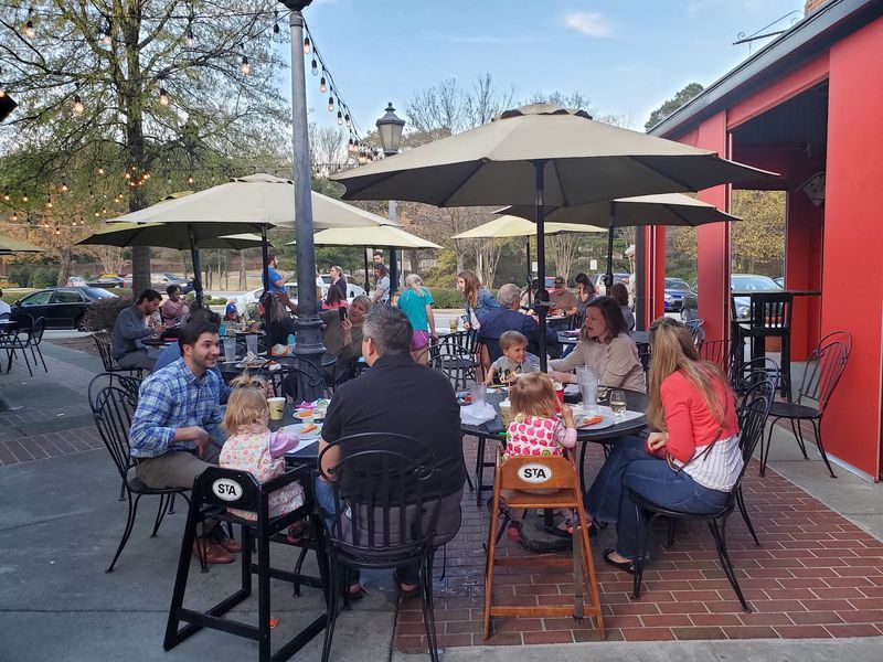9 Surprisingly Affordable Italian Spots In Georgia You Need To Try - Decor Hint St. Angelo's Pizza