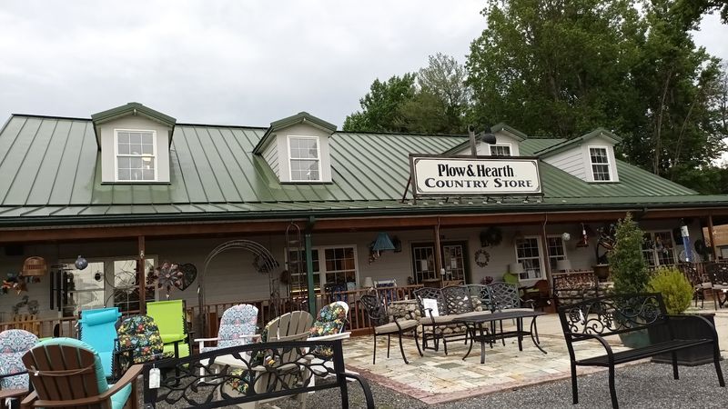Plow & Hearth Outlet, Rochelle