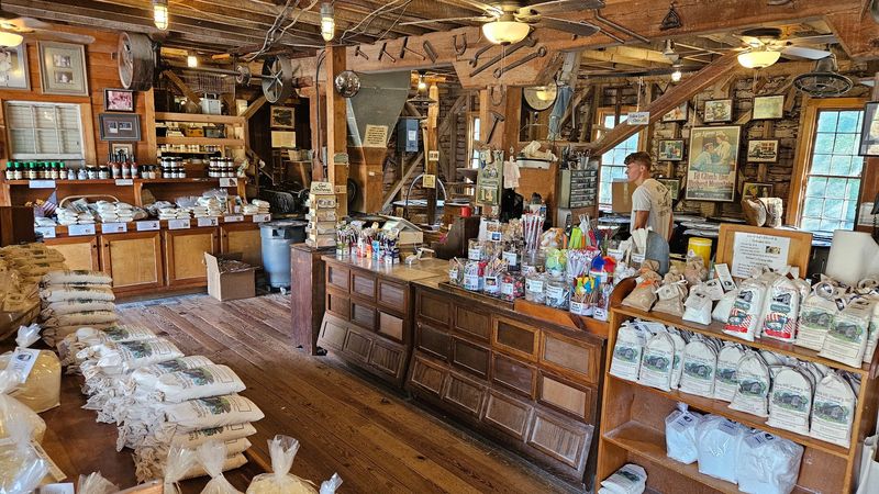 This 150-Year-Old Georgia Mill Still Grinds Corn And Wheat With Its Original 1,500-Pound Stones - Decor Hint Free Samples Straight From The Mill Kitchen