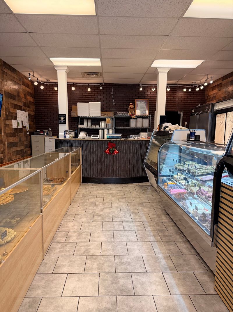 This Kentucky Bakery Warned It Could Close, Then Customers Gave It A Major Boost - Decor Hint How A Neighborhood Turned Into A Lifeline