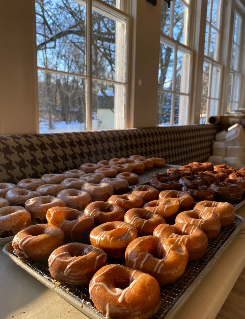 Rise Doughnut, Wilton