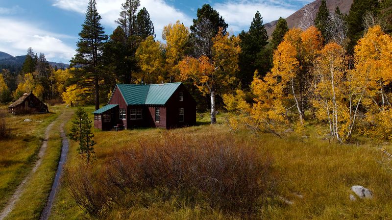 This Lesser-Known California Mountain Town Explodes With Fall Color Before Most People Expect - Decor Hint Red Lake Vista Point Is Worth Pulling Over For