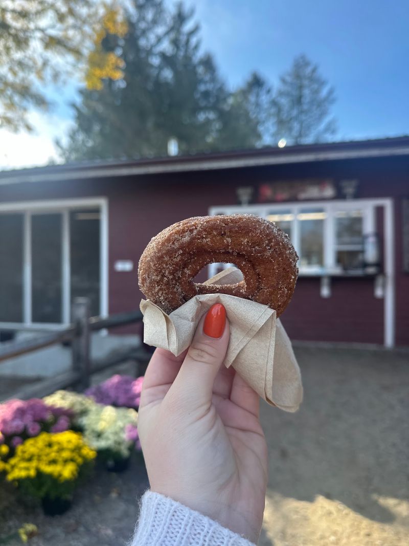 10 Massachusetts Country Bakeries That Are Worth The Drive Out Of Town - Decor Hint Red Apple Farm