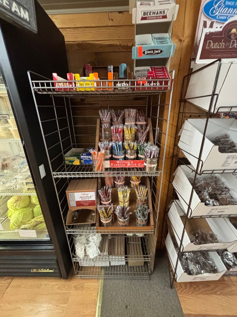 Old-Fashioned Candy Jars You Will Not Walk Past