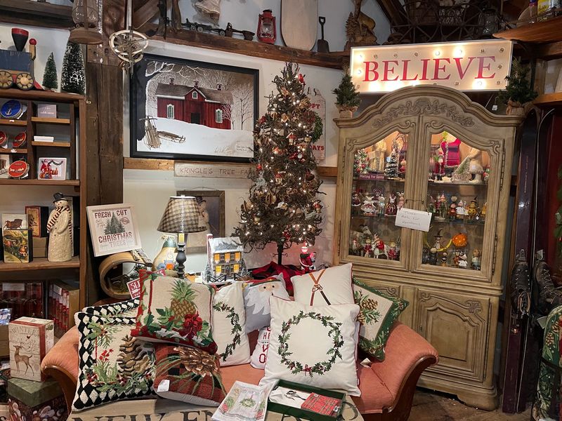 Seasonal Displays Reward Slow Browsing