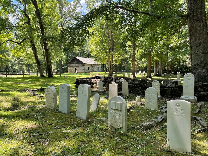 This Kentucky Pioneer Cemetery Is Filled With Graves And Legends You Would Never Expect - Decor Hint Revolutionary War Soldiers Beneath Kentucky Soil
