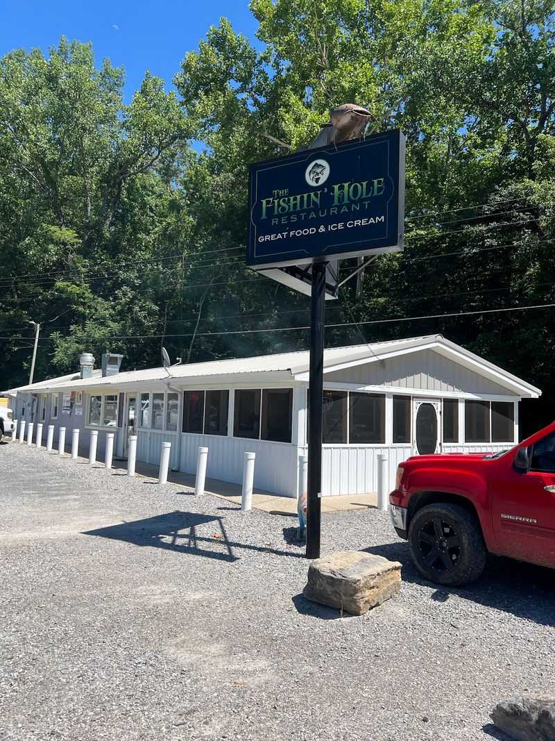 These 11 Kentucky Catfish Restaurants Have Been Frying The Same Way For Years - Decor Hint The Fishin' Hole Restaurant