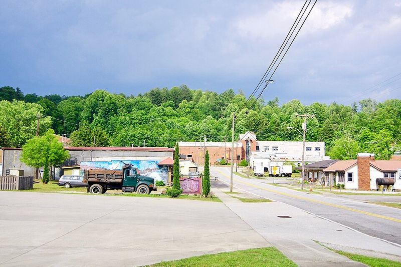 Catch The Mountains After A Shower When Everything Looks Extra Lush