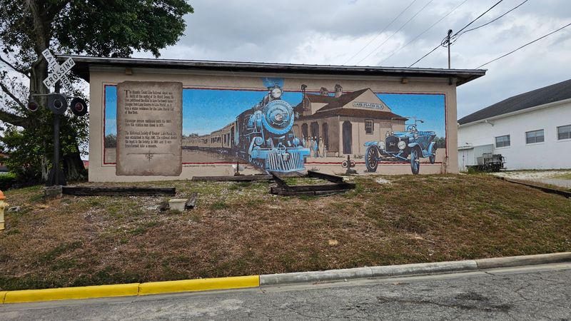 Murals That Make Noise