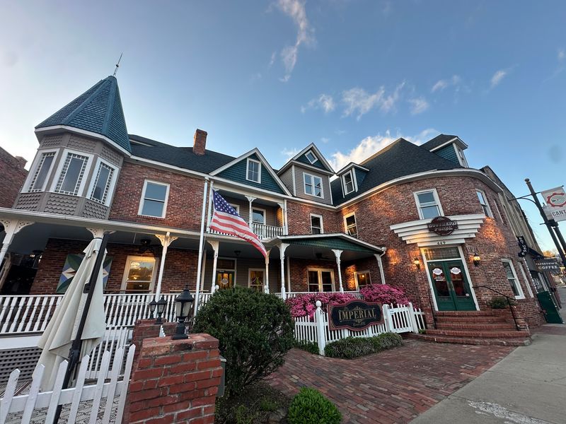 The 10 North Carolina Mountain Diners Where The Same Families Have Cooked For Years - Decor Hint Southern Porch