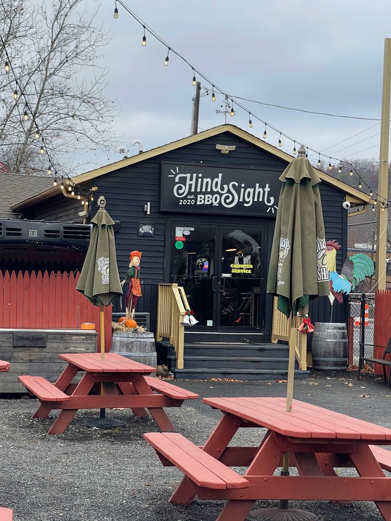 Hindsight BBQ, Waterbury 