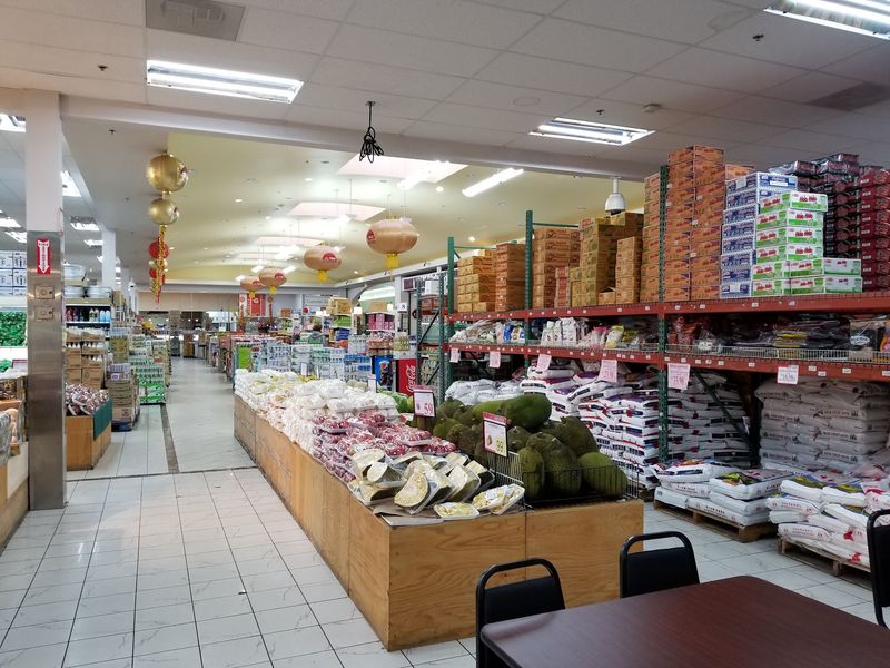 This Arizona Asian Plaza Added 32,000 Square Feet Of Dining, Shops, And Global Finds - Decor Hint Miniso, Claw Machines, Photo Booths