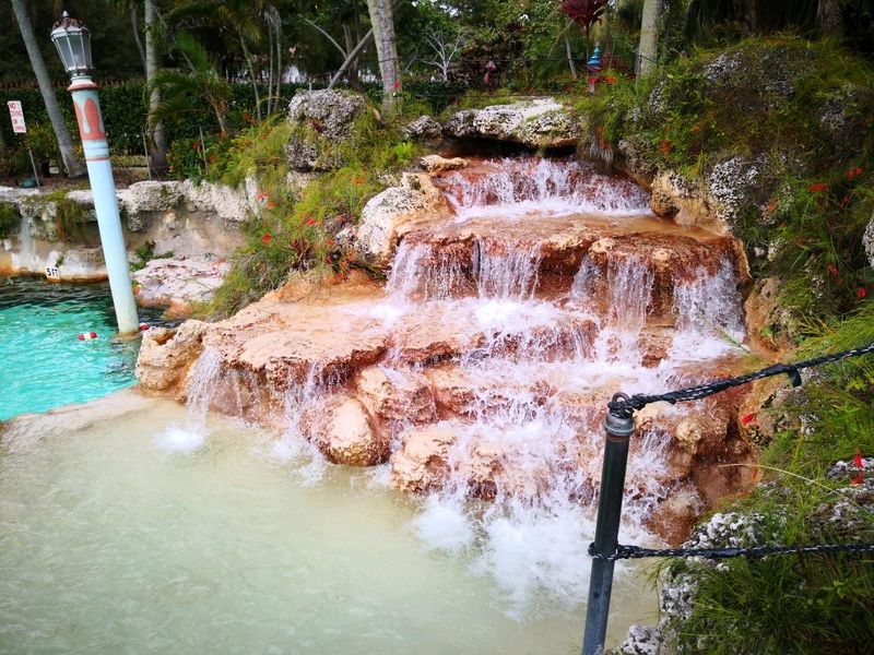 This Florida Swimming Hole Hides Inside A Former Coral Rock Quarry - Decor Hint Florida's Spring Fix Without the Long Drive