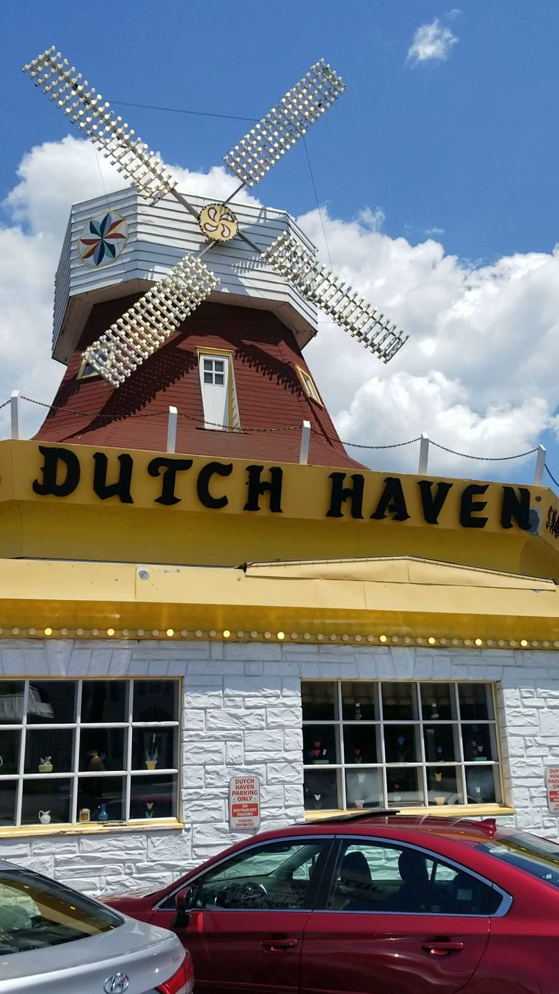 You'll Smell The Shoo-Fly Pie Before You Park At This Pennsylvania Roadside Bakery - Decor Hint Why This Pennsylvania Windmill Keeps Pulling Cars Off the Road